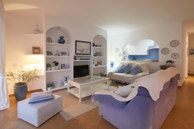 1363722847ucpqlfkd_living room_resize.jpg